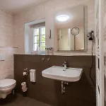 Romantik Zum Lindengarten ホテル 3*