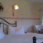 Romantik Zum Lindengarten ホテル