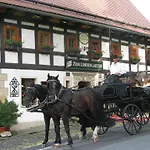 Romantik Zum Lindengarten ホテル 3*