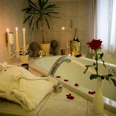 Romantik Zum Lindengarten كورورت جونسدورف