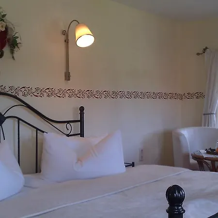 Romantik Zum Lindengarten فندق