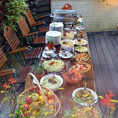 Romantik Zum Lindengarten Otel