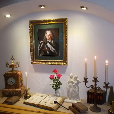 Romantik Zum Lindengarten Otel 3*