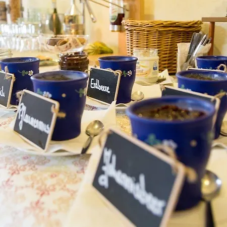 Otel Romantik Zum Lindengarten