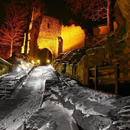 Romantik Zum Lindengarten Otel